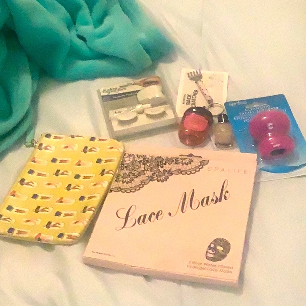 - Beauty Bundle includes (6) items MASK makeup bag back scratcher eye lash…